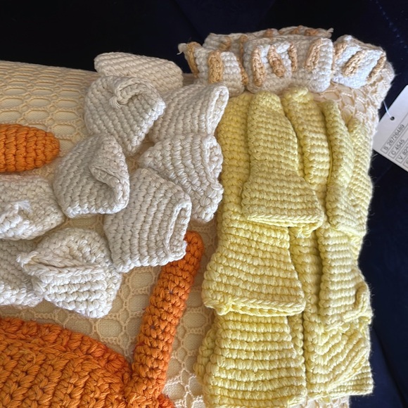 NEW WITH TAGS! Anthropologie hand crotcheted pillow - Picture 5 of 10